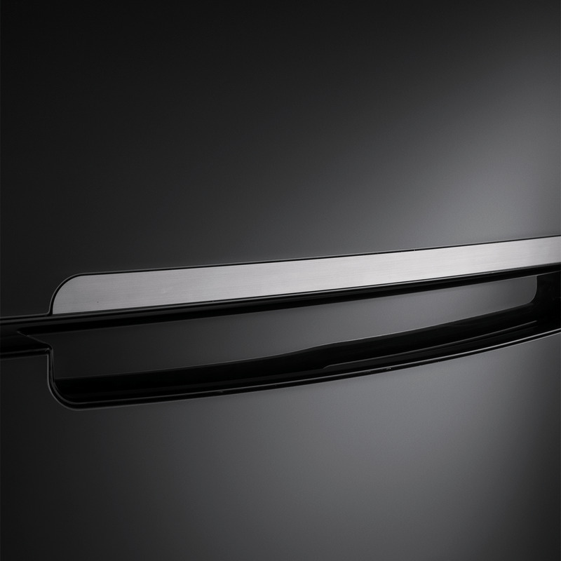 REFRIGERADORA NO FROST 364LT FRONTAL INVERTER 67X70.5X173CM NEGRO/-INDURAMA