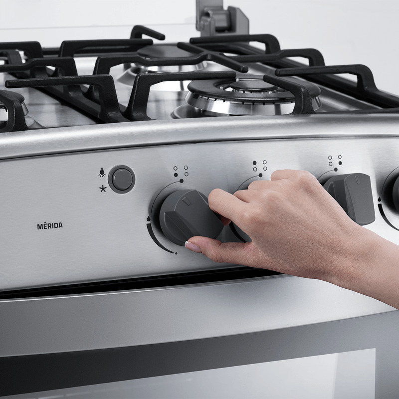 COCINA GRILL A GAS 4Q 24" CON HORNO 58X60X94CM CROMA/-INDURAMA